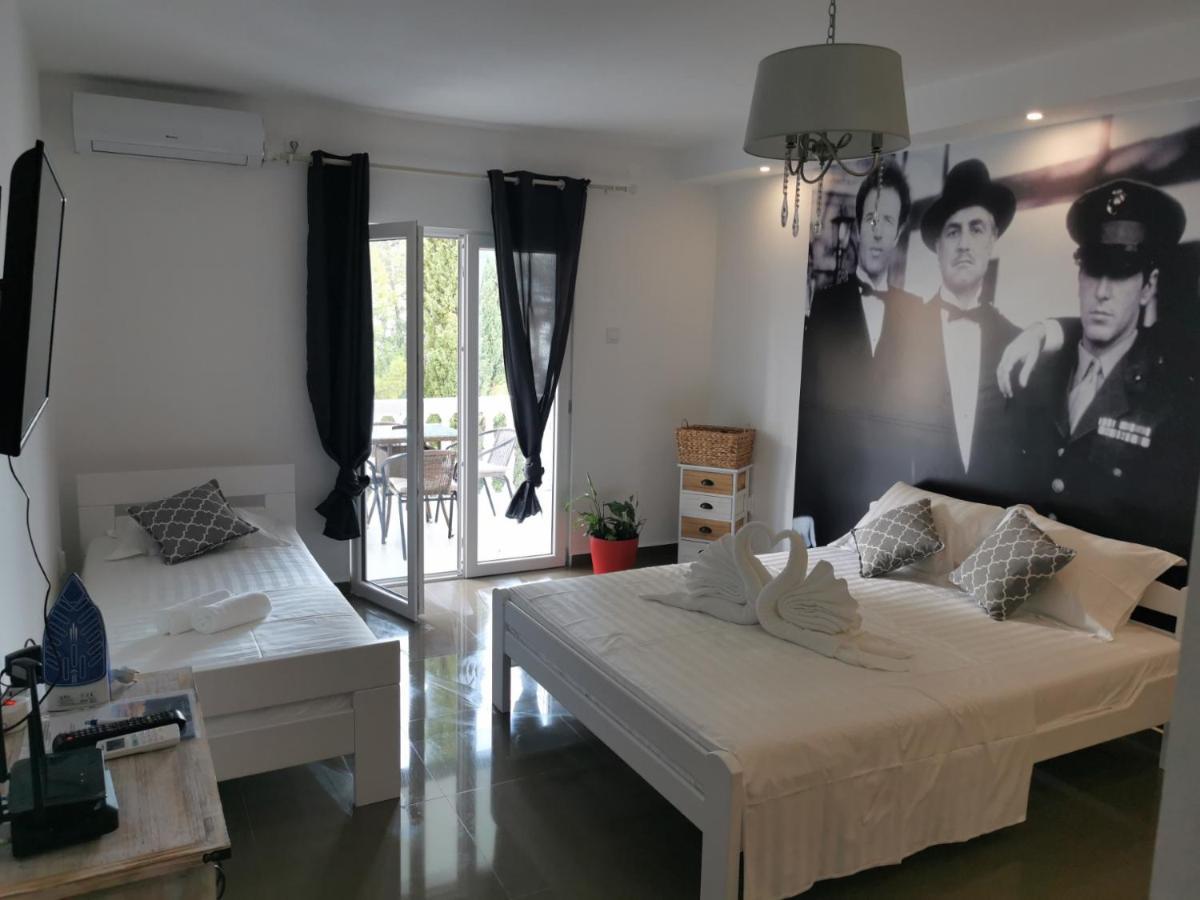 Ana Apartmani Sveti Stefan Exterior photo